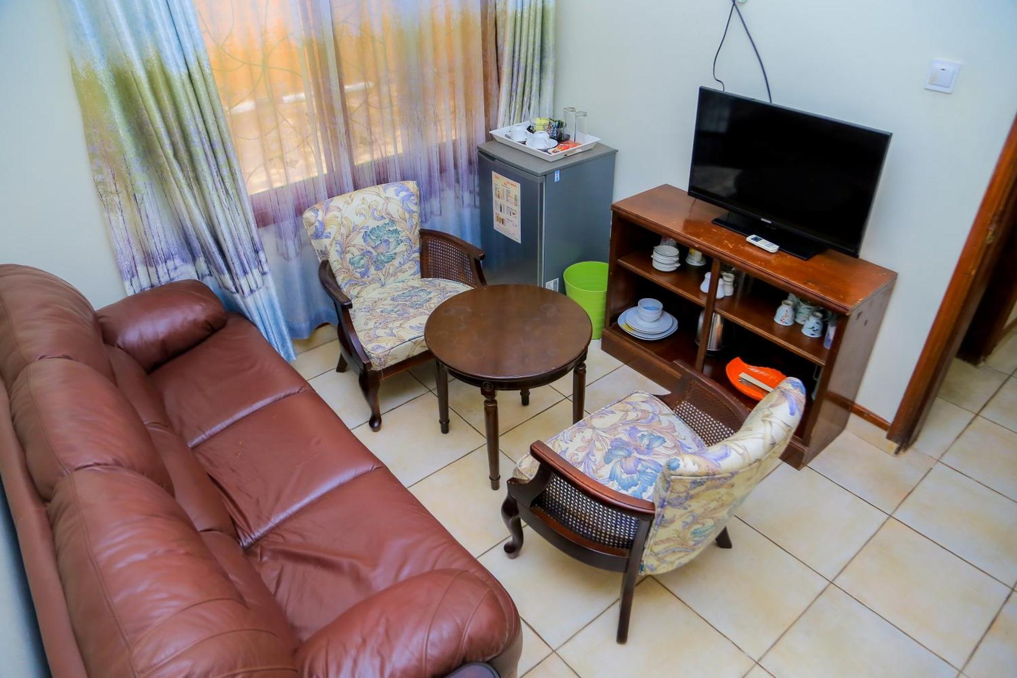 Shangri-La Hotel Muyenga Bugolobi Buitenkant foto