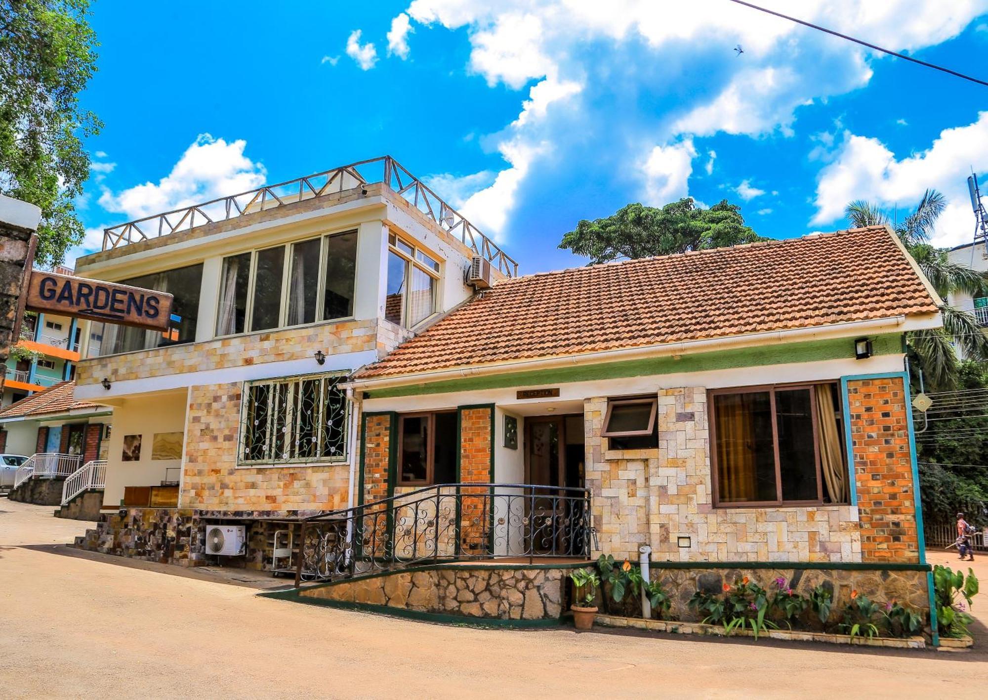Shangri-La Hotel Muyenga Bugolobi Buitenkant foto